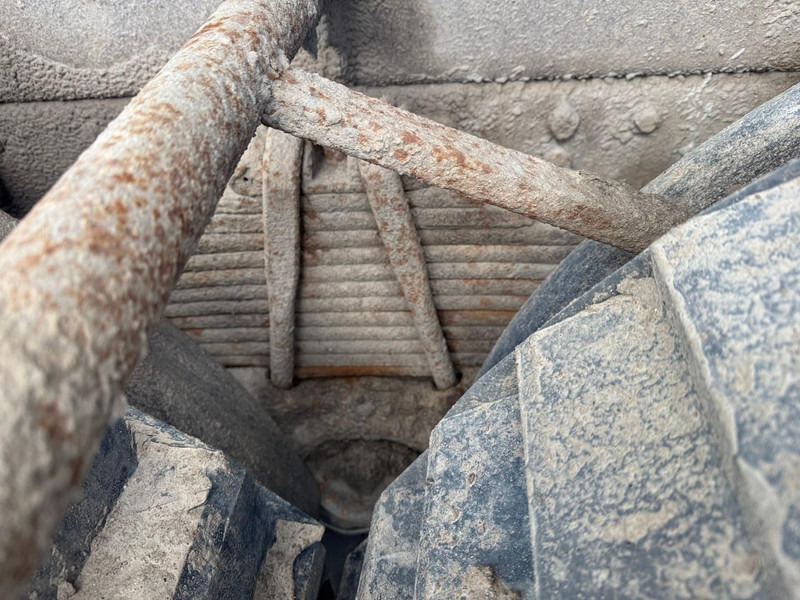 Φορτηγό ανατρεπόμενο Iveco Trakker 410E42, manual pump: φωτογραφία 13