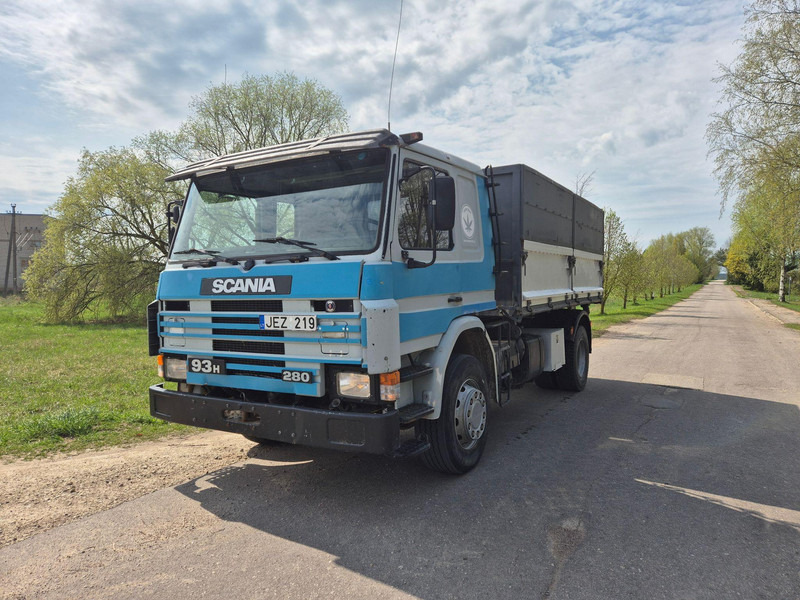 Scania P 93 HL - Φορτηγό ανατρεπόμενο: φωτογραφία 1 Scania P 93 HL - Φορτηγό ανατρεπόμενο: φωτογραφία 1