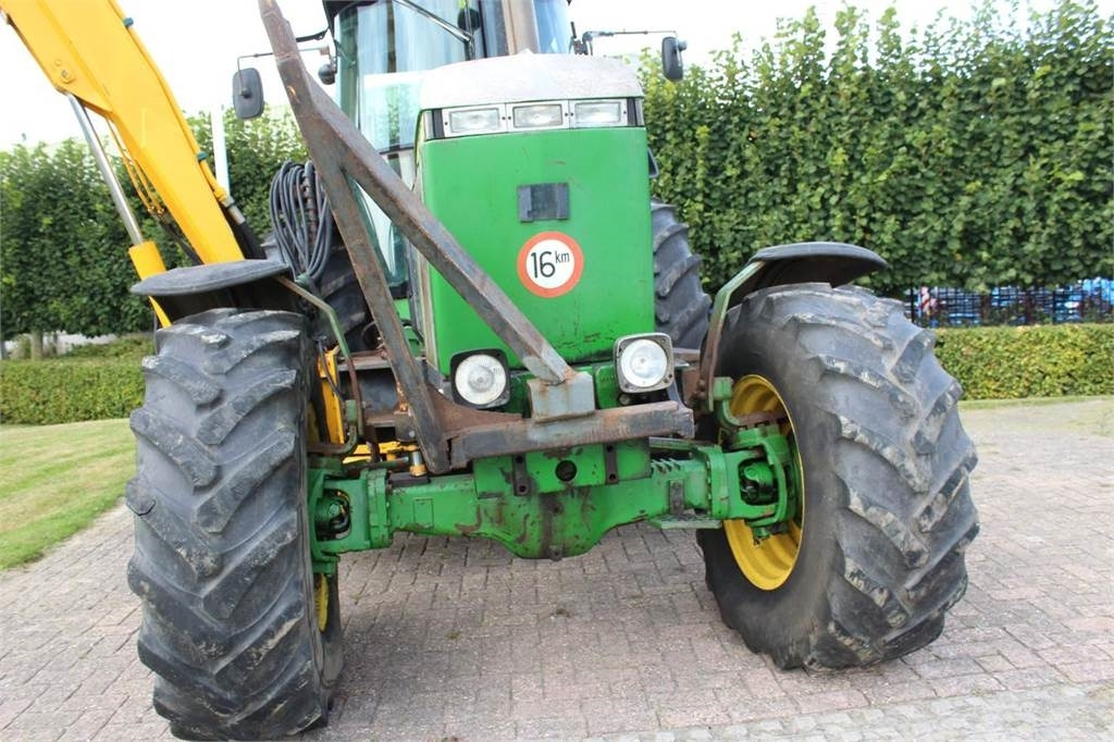 John Deere 4055 - Τρακτέρ: φωτογραφία 3 John Deere 4055 - Τρακτέρ: φωτογραφία 3