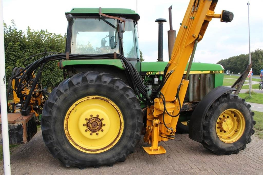 John Deere 4055 - Τρακτέρ: φωτογραφία 4 John Deere 4055 - Τρακτέρ: φωτογραφία 4