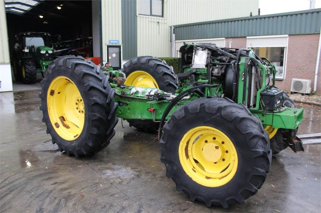John Deere 6000- 30 4 cyl. - Τρακτέρ: φωτογραφία 1 John Deere 6000- 30 4 cyl. - Τρακτέρ: φωτογραφία 1