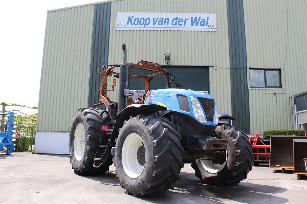 New Holland T7030 - Τρακτέρ: φωτογραφία 1 New Holland T7030 - Τρακτέρ: φωτογραφία 1