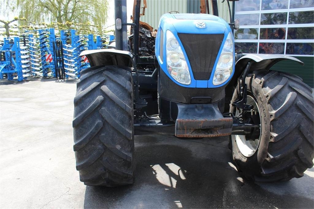 New Holland T7030 - Τρακτέρ: φωτογραφία 2 New Holland T7030 - Τρακτέρ: φωτογραφία 2