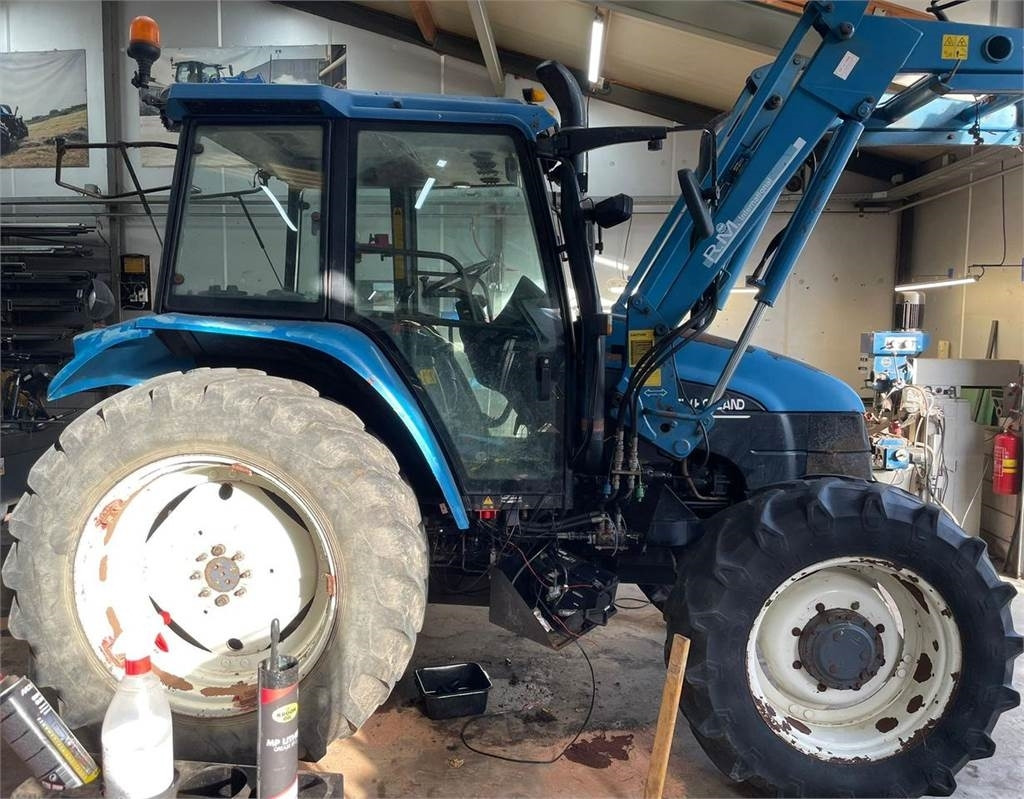 New Holland TS 90 - Τρακτέρ: φωτογραφία 3 New Holland TS 90 - Τρακτέρ: φωτογραφία 3