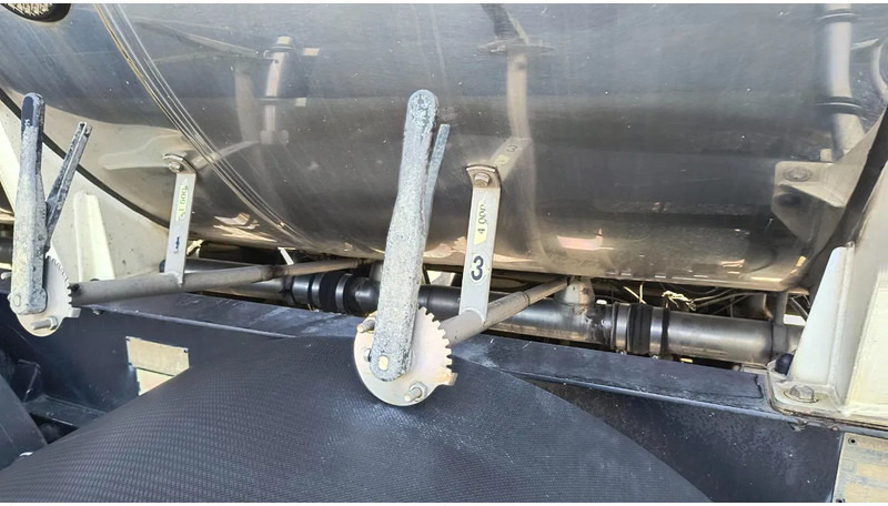 Επικαθήμενο βυτίο για τη μεταφορά γάλακτος Magyar INSULATED INOX TANK 29000 L - 6 COMPARTIMENTS (!): φωτογραφία 11 Επικαθήμενο βυτίο για τη μεταφορά γάλακτος Magyar INSULATED INOX TANK 29000 L - 6 COMPARTIMENTS (!): φωτογραφία 11