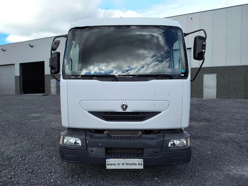 Renault Midlum 220 8000L FUEL / CARBURANT TANK - 3 COMP/ A LAMES - Φορτηγό βυτιοφόρο: φωτογραφία 2 Renault Midlum 220 8000L FUEL / CARBURANT TANK - 3 COMP/ A LAMES - Φορτηγό βυτιοφόρο: φωτογραφία 2