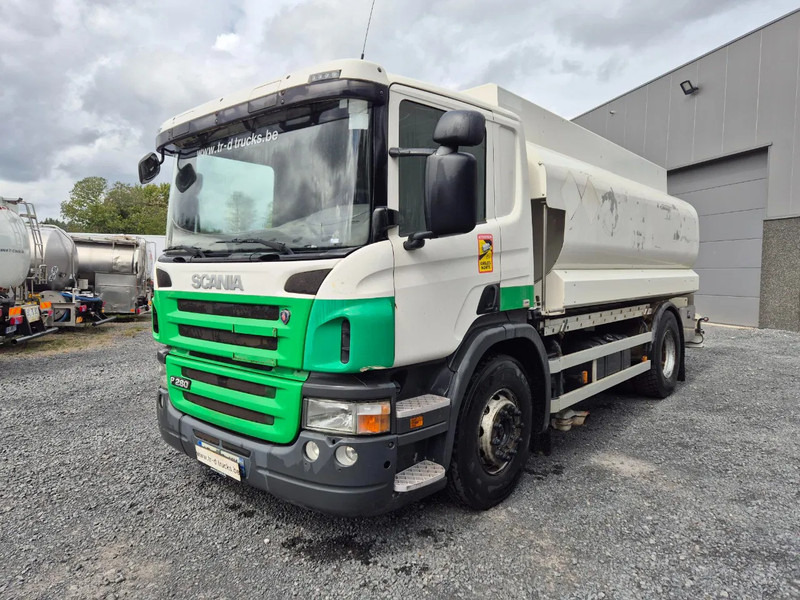 Scania P280 FUEL / CARBURANT 14000L - 5 COMP - RETARDER - Φορτηγό βυτιοφόρο: φωτογραφία 1 Scania P280 FUEL / CARBURANT 14000L - 5 COMP - RETARDER - Φορτηγό βυτιοφόρο: φωτογραφία 1