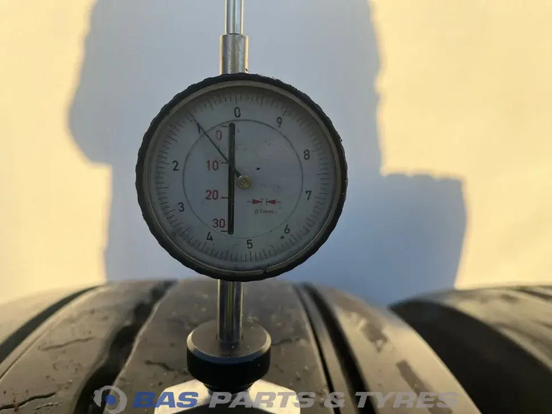 Continental Continental 315/70R22.5 Hybrid HS3+ 156/150 M+S 3PMSF gebruikte set - Ελαστικό για Φορτηγό: φωτογραφία 3 Continental Continental 315/70R22.5 Hybrid HS3+ 156/150 M+S 3PMSF gebruikte set - Ελαστικό για Φορτηγό: φωτογραφία 3