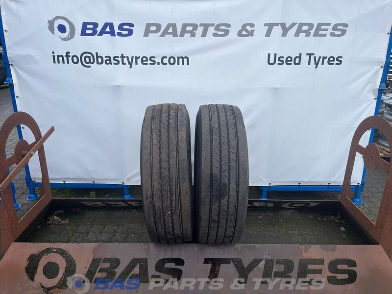 Continental Continental 315/70R22.5 Hybrid HS5 156/150 M+S 3PMSF gebruikte set - Ελαστικό για Φορτηγό: φωτογραφία 1 Continental Continental 315/70R22.5 Hybrid HS5 156/150 M+S 3PMSF gebruikte set - Ελαστικό για Φορτηγό: φωτογραφία 1