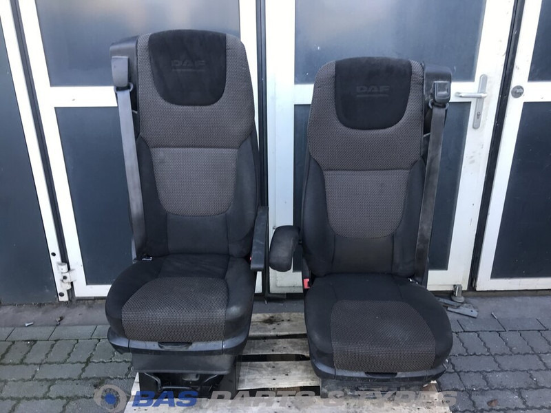 DAF XF106 Stoelen set DAF 1844320 - Kάθισμα για Φορτηγό: φωτογραφία 1 DAF XF106 Stoelen set DAF 1844320 - Kάθισμα για Φορτηγό: φωτογραφία 1