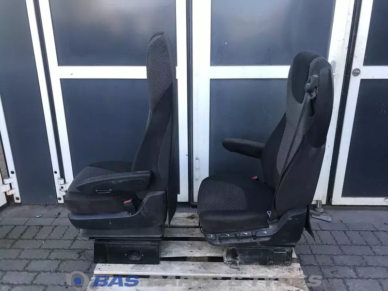 DAF XF106 Stoelen set DAF 1844320 - Kάθισμα για Φορτηγό: φωτογραφία 2 DAF XF106 Stoelen set DAF 1844320 - Kάθισμα για Φορτηγό: φωτογραφία 2