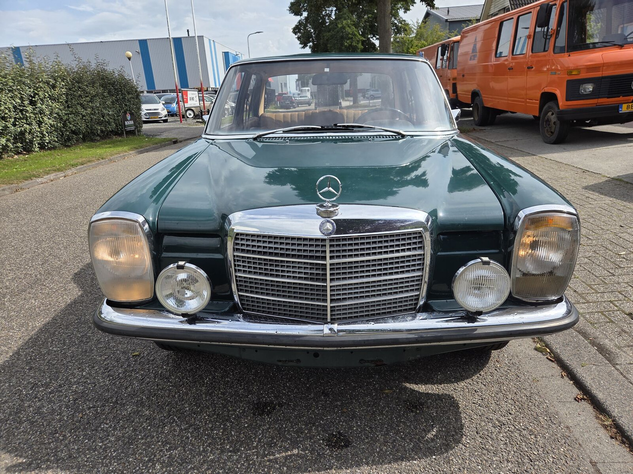 Mercedes-Benz 220 (W115) auto - Αυτοκίνητο: φωτογραφία 2 Mercedes-Benz 220 (W115) auto - Αυτοκίνητο: φωτογραφία 2