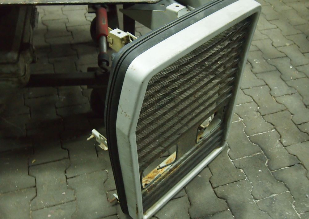 Części do Ciągnika Massey Ferguson MF 3000, 6000  Przedni grill maskę do Massey Ferguson serii 3000, 3100. 
z lampami - Μάσκα ψυγείου για Γεωργικά μηχανήματα: φωτογραφία 1 Części do Ciągnika Massey Ferguson MF 3000, 6000  Przedni grill maskę do Massey Ferguson serii 3000, 3100. 
z lampami - Μάσκα ψυγείου για Γεωργικά μηχανήματα: φωτογραφία 1