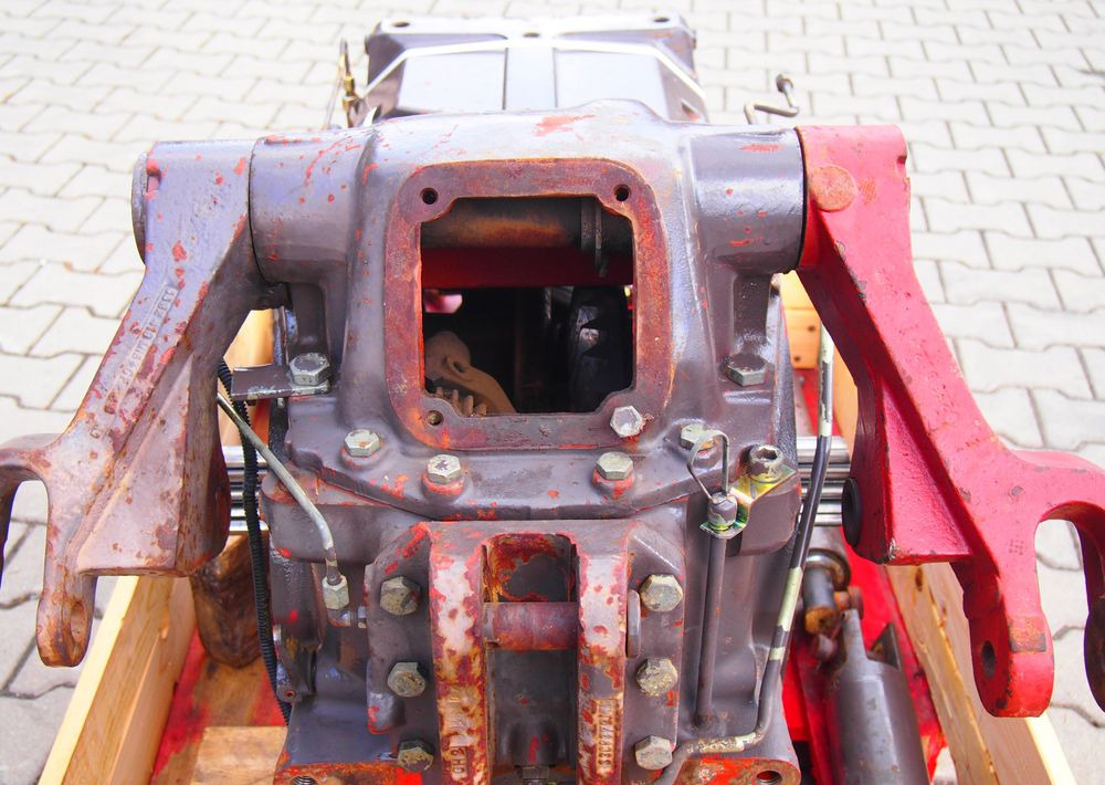 Części do Ciągnika Massey Ferguson MF 3000, 6000 Tylny most z podnośnikiem od MF 3000, 6000 - Πίσω άξονας για Γεωργικά μηχανήματα: φωτογραφία 4 Części do Ciągnika Massey Ferguson MF 3000, 6000 Tylny most z podnośnikiem od MF 3000, 6000 - Πίσω άξονας για Γεωργικά μηχανήματα: φωτογραφία 4