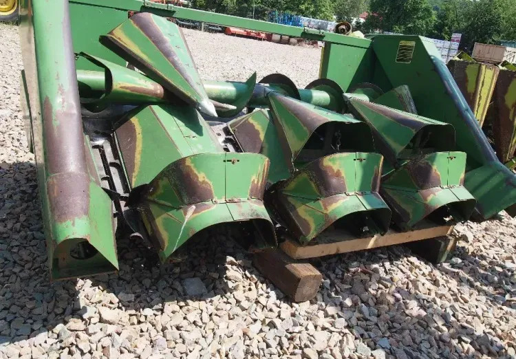 Heder John deere do kukurydzy 4 rzędowy claas john deere - Καλαμποκομαχαιρο: φωτογραφία 1 Heder John deere do kukurydzy 4 rzędowy claas john deere - Καλαμποκομαχαιρο: φωτογραφία 1