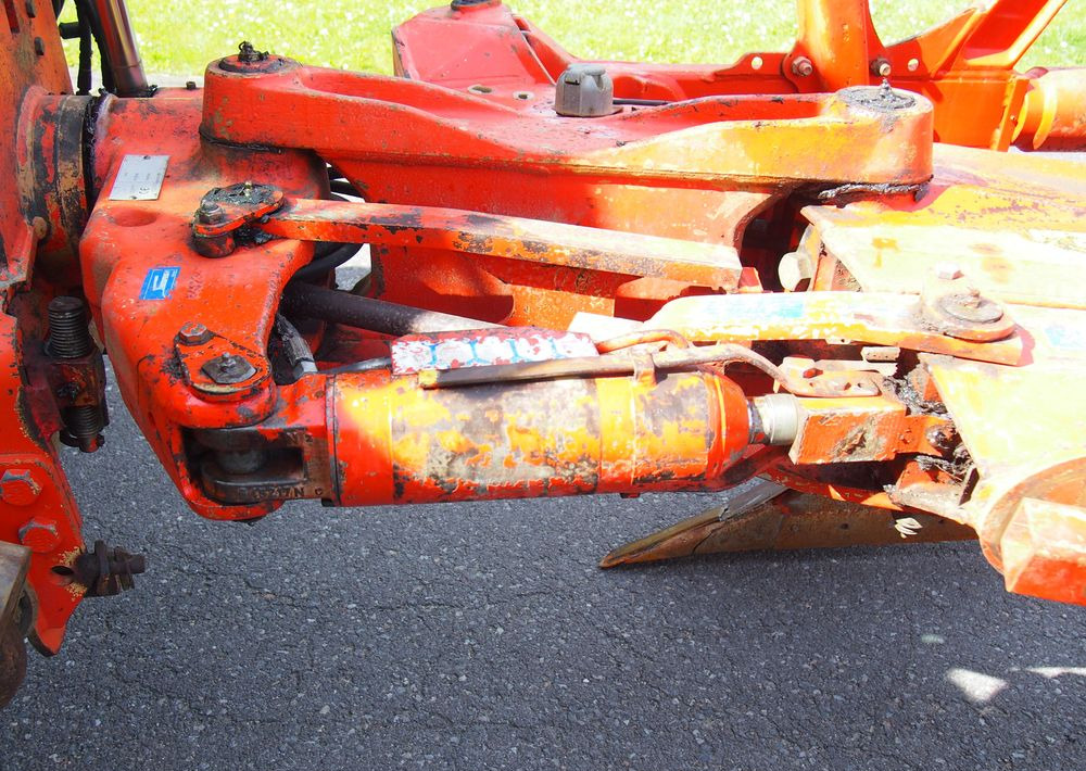 Pług obrotowy Kuhn Kuhn Vari-Master 150 4+1 Pług obracany Kuhn Vari-Master 150 4+1 - Άροτρο: φωτογραφία 2 Pług obrotowy Kuhn Kuhn Vari-Master 150 4+1 Pług obracany Kuhn Vari-Master 150 4+1 - Άροτρο: φωτογραφία 2