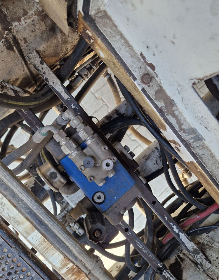 Σταθερή αντλία σκυροδέματος Pompa do betonu Schwing SP1250 73m3 65bar 2008 Pompa do betonu SCHWING na gąsienicach: φωτογραφία 11