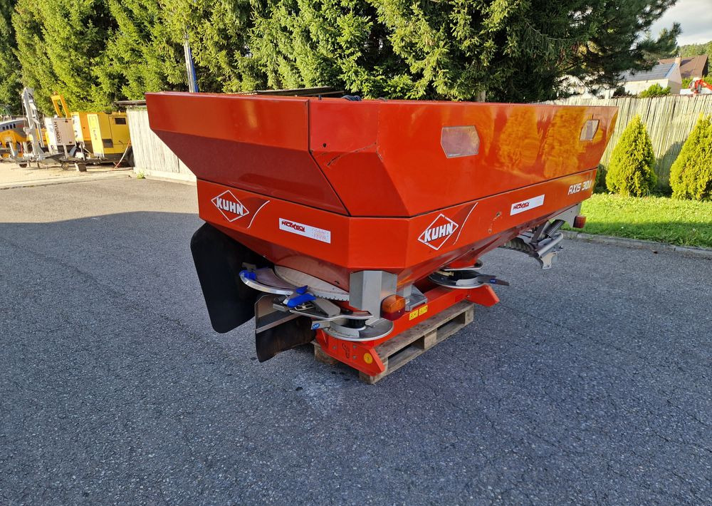 Λιπασματοδιανομέας Rozsiewacz nawozów Kuhn AXIS 30,1 2008 Rozsiewacz KUHN RAUCH: φωτογραφία 14 Λιπασματοδιανομέας Rozsiewacz nawozów Kuhn AXIS 30,1 2008 Rozsiewacz KUHN RAUCH: φωτογραφία 14