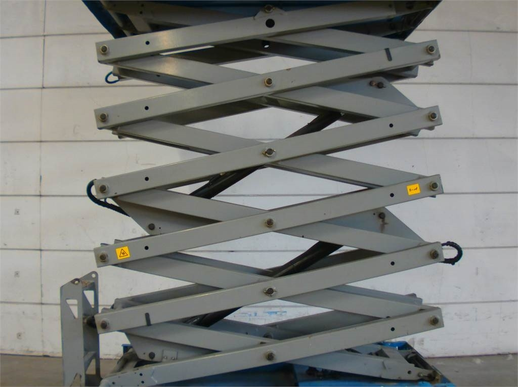 Ψαλιδωτό ανυψωτικό Genie GS4047: φωτογραφία 8