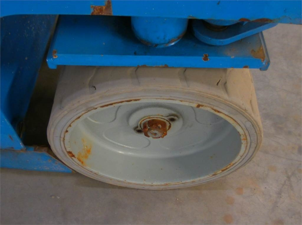 Ψαλιδωτό ανυψωτικό Genie GS4047: φωτογραφία 14