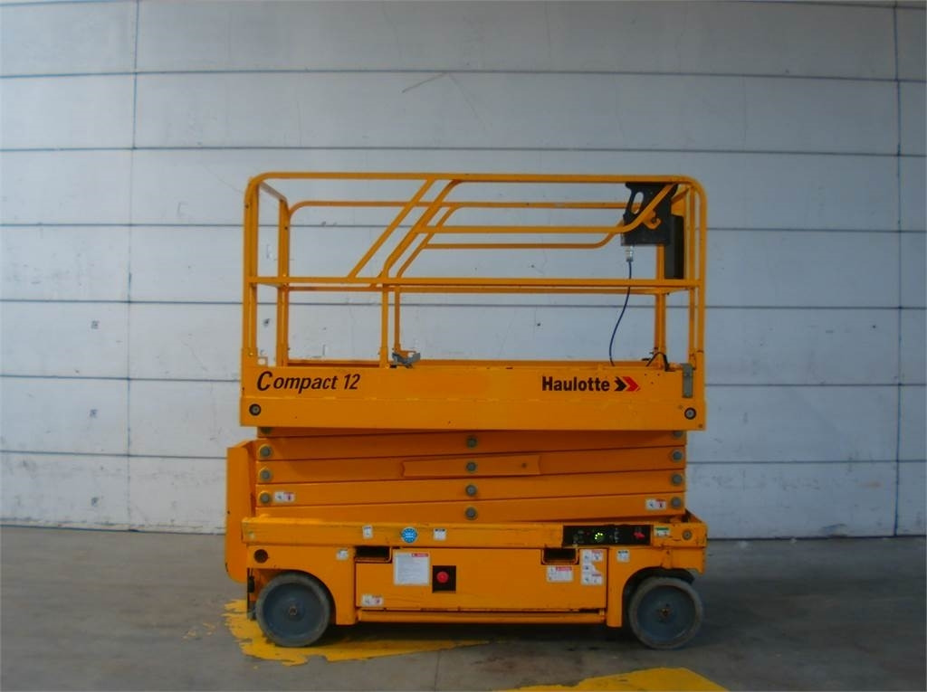 Haulotte Compact 12 - Ψαλιδωτό ανυψωτικό: φωτογραφία 1 Haulotte Compact 12 - Ψαλιδωτό ανυψωτικό: φωτογραφία 1