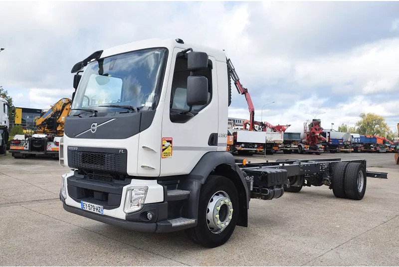 Diversen Volvo FL280 - Φορτηγό σασί: φωτογραφία 3 Diversen Volvo FL280 - Φορτηγό σασί: φωτογραφία 3