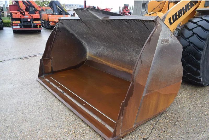 Liebherr L576 X power -stock id93 - Ελαστιχοφόρος φορτωτής: φωτογραφία 4 Liebherr L576 X power -stock id93 - Ελαστιχοφόρος φορτωτής: φωτογραφία 4