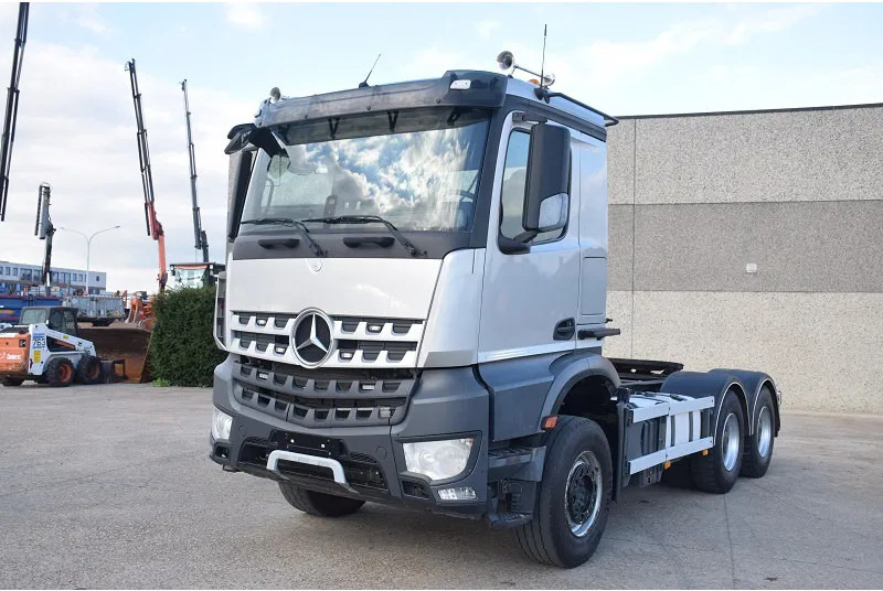 Mercedes-Benz Arocs 3345 - Τράκτορας: φωτογραφία 2 Mercedes-Benz Arocs 3345 - Τράκτορας: φωτογραφία 2