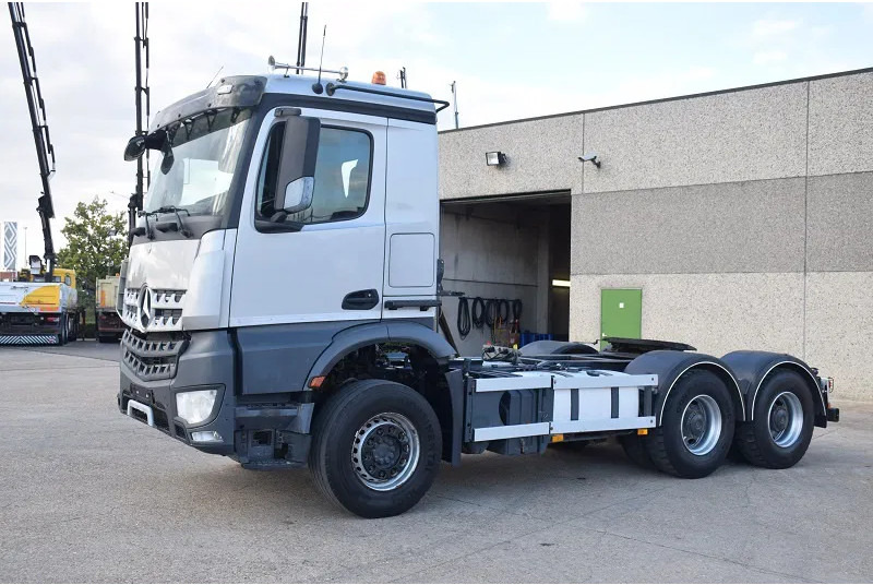 Mercedes-Benz Arocs 3345 - Τράκτορας: φωτογραφία 3 Mercedes-Benz Arocs 3345 - Τράκτορας: φωτογραφία 3