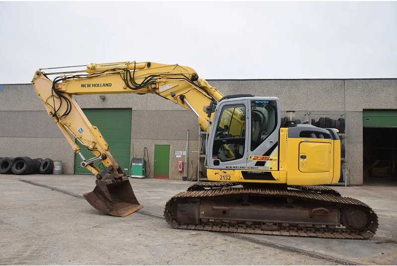 New Holland Kobelco E235B SR-LCT - Ερπυστριοφόρος εκσκαφέας: φωτογραφία 3 New Holland Kobelco E235B SR-LCT - Ερπυστριοφόρος εκσκαφέας: φωτογραφία 3