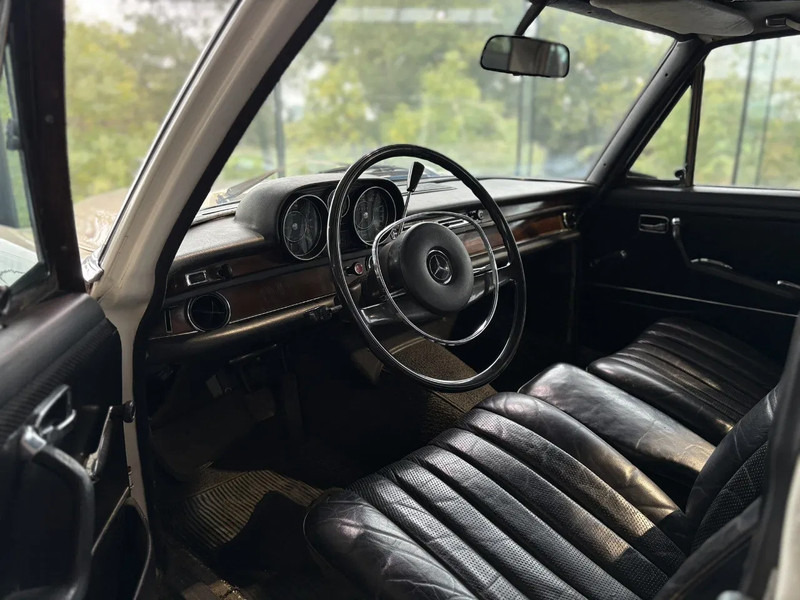 Mercedes-Benz 280SE *OldTimer*Automaat*LerenZetels*Schuifdak* - Αυτοκίνητο: φωτογραφία 2 Mercedes-Benz 280SE *OldTimer*Automaat*LerenZetels*Schuifdak* - Αυτοκίνητο: φωτογραφία 2