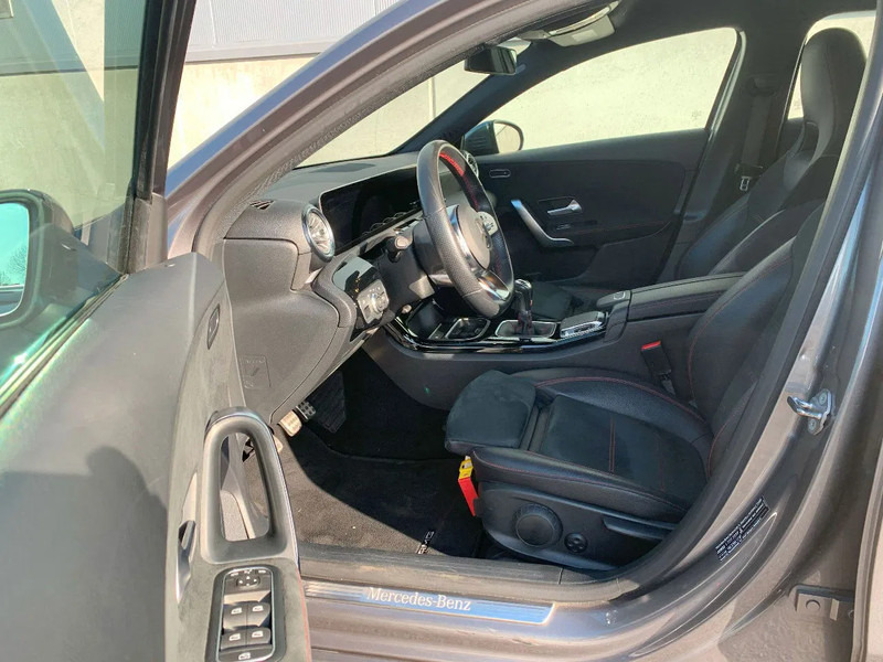 Mercedes-Benz A-Klasse A200 - Hatchback: φωτογραφία 3 Mercedes-Benz A-Klasse A200 - Hatchback: φωτογραφία 3