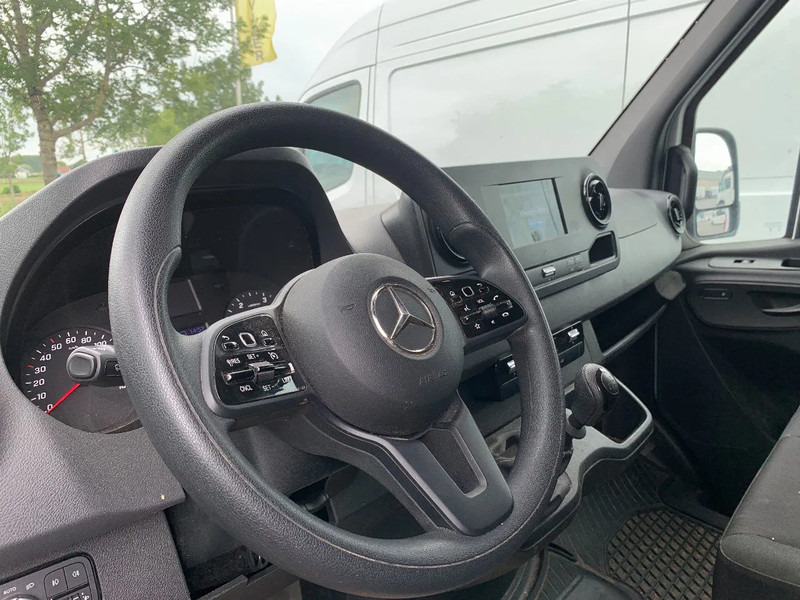 Mercedes-Benz Sprinter 317 CDI*L2H2*360°CAMERA*TEMPOMAT*NAVIGATIE*STOELVERWARMING* - Βαν: φωτογραφία 4 Mercedes-Benz Sprinter 317 CDI*L2H2*360°CAMERA*TEMPOMAT*NAVIGATIE*STOELVERWARMING* - Βαν: φωτογραφία 4