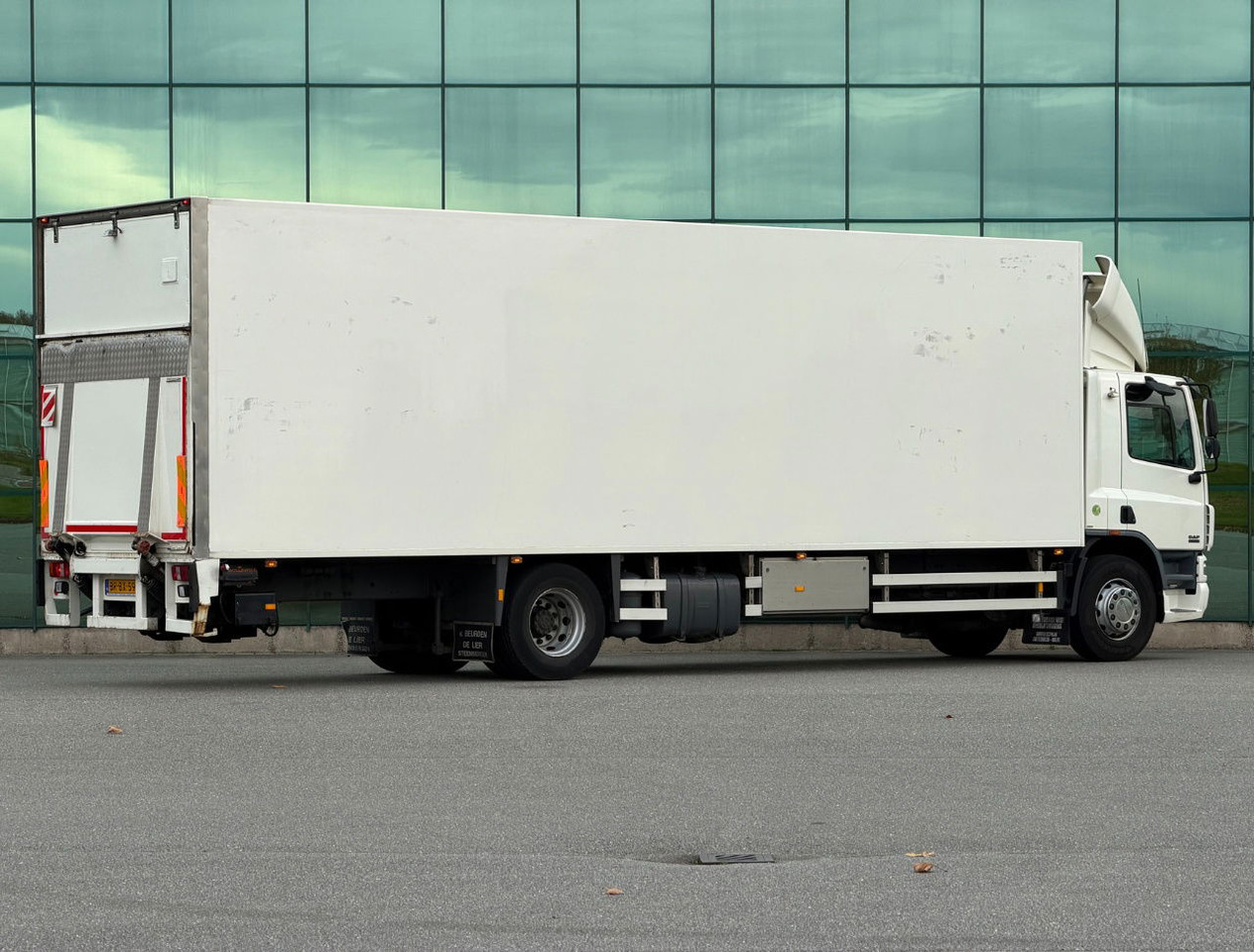 DAF CF 75.250 Euro 3 Manual Gearbox VAN Beurden Isolated BOX Tail Lift Super Condition NL-Truck - Φορτηγό κόφα: φωτογραφία 4 DAF CF 75.250 Euro 3 Manual Gearbox VAN Beurden Isolated BOX Tail Lift Super Condition NL-Truck - Φορτηγό κόφα: φωτογραφία 4