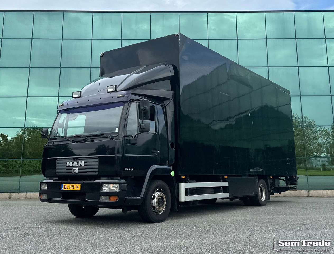 MAN LE 220C Euro 3 Isolated BOX + BOX Heater 740 x 240 x 295 CM Inside Holland Truck - Φορτηγό κόφα: φωτογραφία 1 MAN LE 220C Euro 3 Isolated BOX + BOX Heater 740 x 240 x 295 CM Inside Holland Truck - Φορτηγό κόφα: φωτογραφία 1