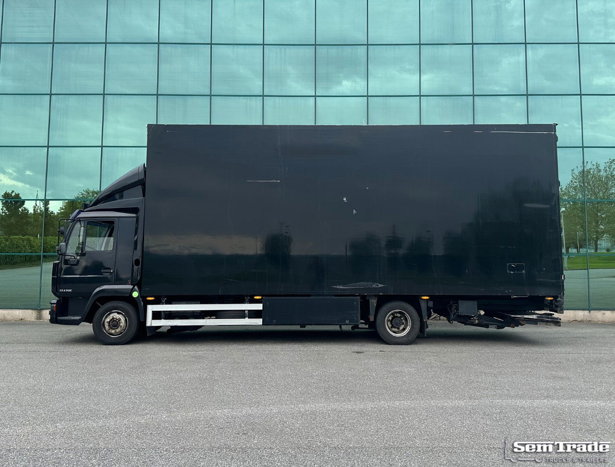 MAN LE 220C Euro 3 Isolated BOX + BOX Heater 740 x 240 x 295 CM Inside Holland Truck - Φορτηγό κόφα: φωτογραφία 2 MAN LE 220C Euro 3 Isolated BOX + BOX Heater 740 x 240 x 295 CM Inside Holland Truck - Φορτηγό κόφα: φωτογραφία 2
