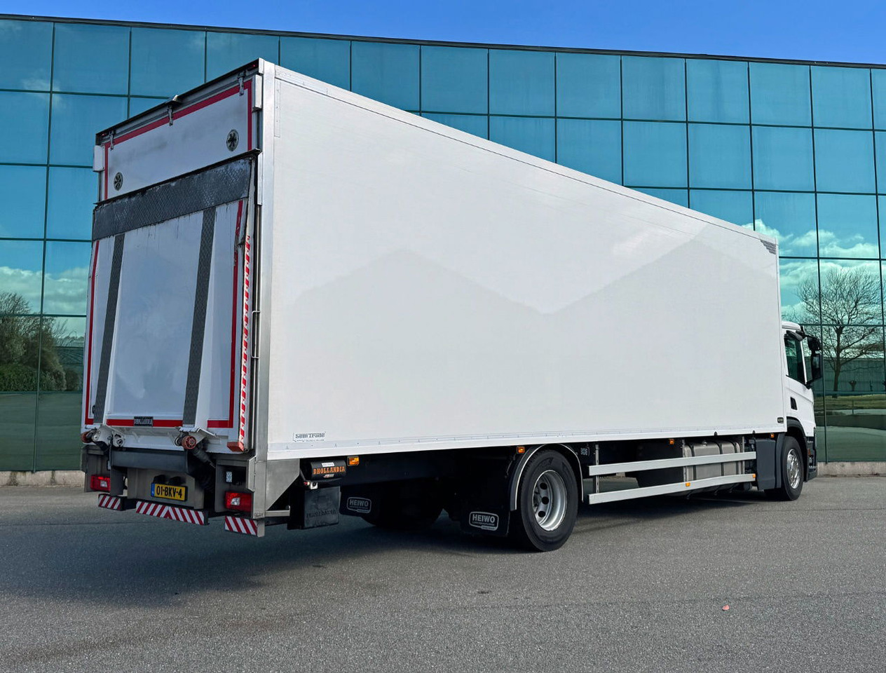 Scania P320 Heiwo 16 Karrenbak 275 CM Hoog Kachel 2.500 KG Klep Super Staat - Φορτηγό κόφα: φωτογραφία 4 Scania P320 Heiwo 16 Karrenbak 275 CM Hoog Kachel 2.500 KG Klep Super Staat - Φορτηγό κόφα: φωτογραφία 4