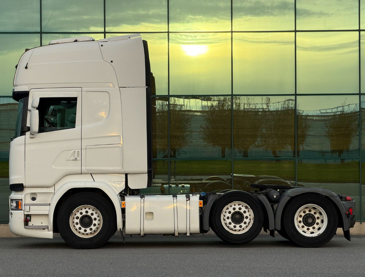 Scania R450 Topline 6X2 Twinsteer Retarder 2X Tanks Park Cooling TOP Condition - Τράκτορας: φωτογραφία 2 Scania R450 Topline 6X2 Twinsteer Retarder 2X Tanks Park Cooling TOP Condition - Τράκτορας: φωτογραφία 2