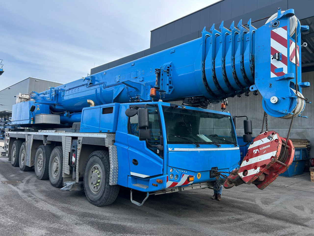 TADANO ATF 220G-5 - Τηλεσκοπικός γερανός: φωτογραφία 1 TADANO ATF 220G-5 - Τηλεσκοπικός γερανός: φωτογραφία 1