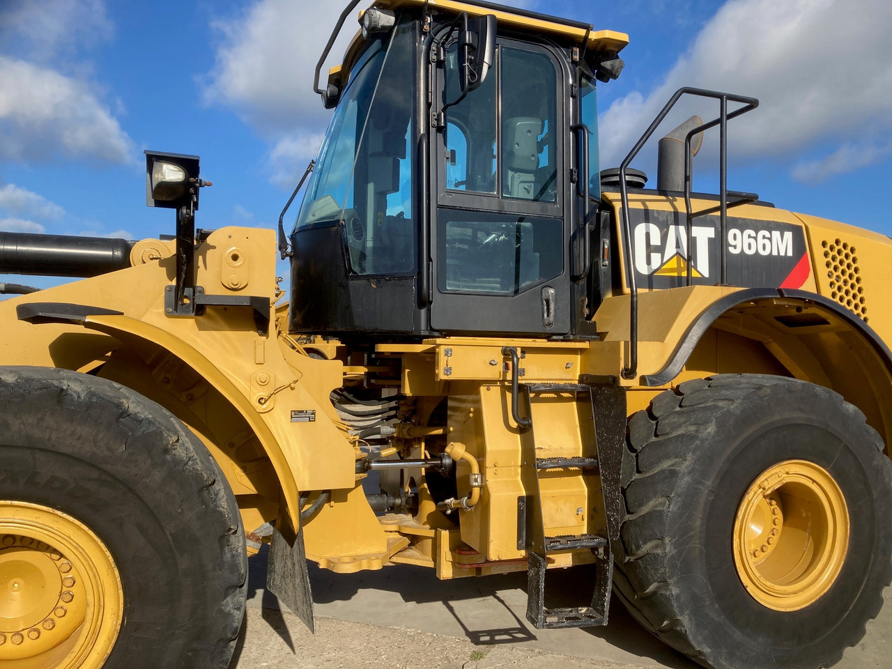 CATERPILLAR 966M - Ελαστιχοφόρος φορτωτής: φωτογραφία 2 CATERPILLAR 966M - Ελαστιχοφόρος φορτωτής: φωτογραφία 2