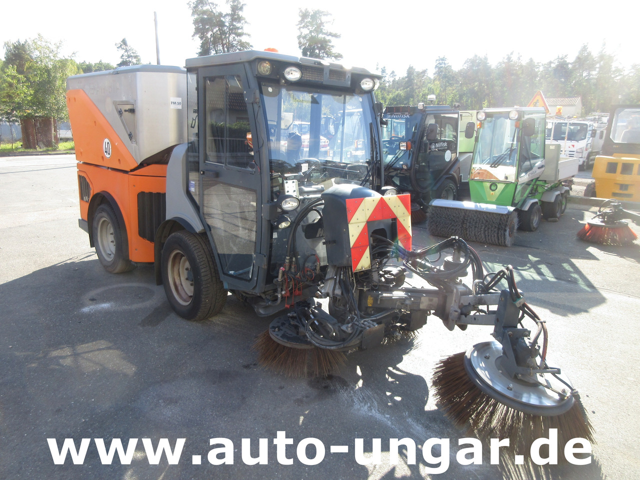 Hako CM 1600 Kehrmaschine 4x4 Baujahr 2018 3 Besen MOTORSCHADEN - Σάρωθρο δρόμων: φωτογραφία 1 Hako CM 1600 Kehrmaschine 4x4 Baujahr 2018 3 Besen MOTORSCHADEN - Σάρωθρο δρόμων: φωτογραφία 1