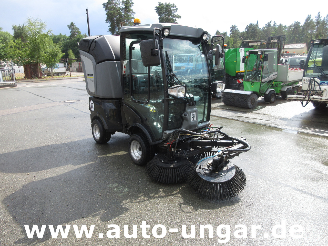 KÄRCHER MC 50 Advanced MIC 50 Professional Kleinkehrmaschine 4x4 Geräteträger - Σάρωθρο δρόμων: φωτογραφία 1 KÄRCHER MC 50 Advanced MIC 50 Professional Kleinkehrmaschine 4x4 Geräteträger - Σάρωθρο δρόμων: φωτογραφία 1