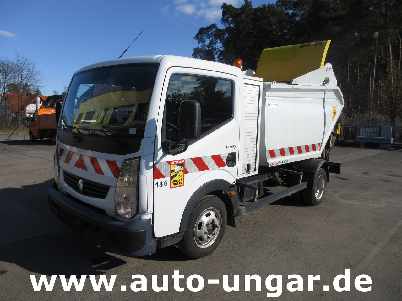 Renault Maxity 130 Müllwagen IRIDE SAT 500 Bj. 2010 4.500kg Presse Schüttung Kipper - Απορριμματοφόρο: φωτογραφία 1 Renault Maxity 130 Müllwagen IRIDE SAT 500 Bj. 2010 4.500kg Presse Schüttung Kipper - Απορριμματοφόρο: φωτογραφία 1