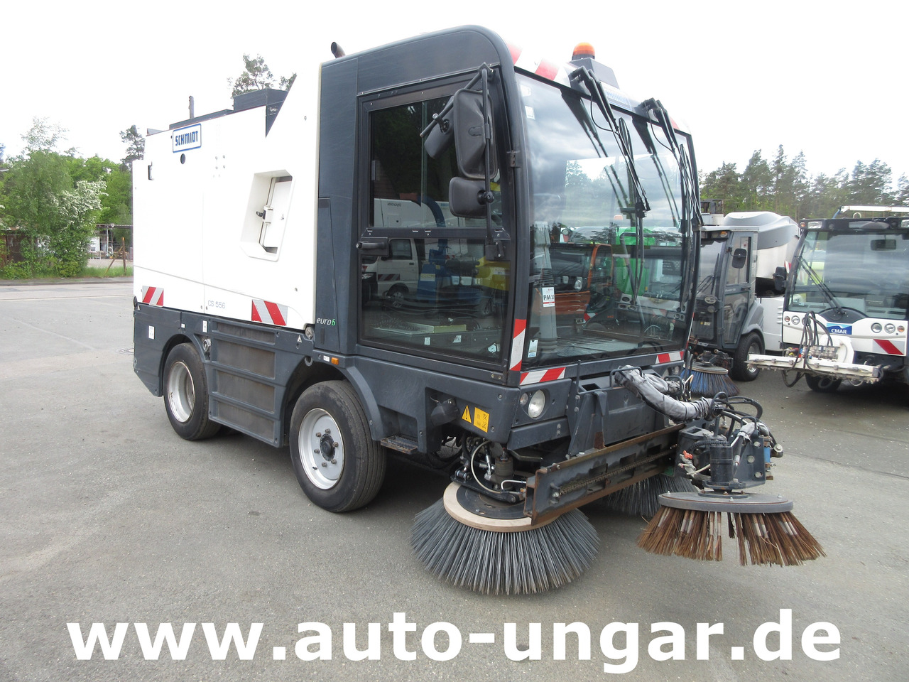 Schmidt Cleango 500 CS556 Euro 6 mit Wildkrautbesen Kehrmaschine aus 1. Hand - Σάρωθρο δρόμων: φωτογραφία 1 Schmidt Cleango 500 CS556 Euro 6 mit Wildkrautbesen Kehrmaschine aus 1. Hand - Σάρωθρο δρόμων: φωτογραφία 1