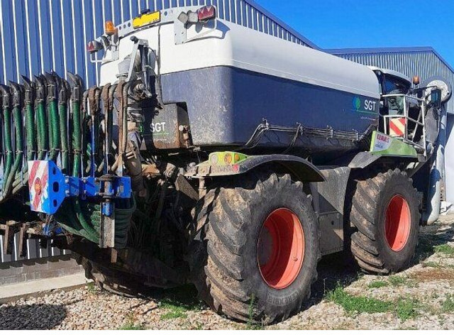 Claas Xerion 4000/783 + SGT(Bauer) - Κοπροδιανομέας: φωτογραφία 1 Claas Xerion 4000/783 + SGT(Bauer) - Κοπροδιανομέας: φωτογραφία 1