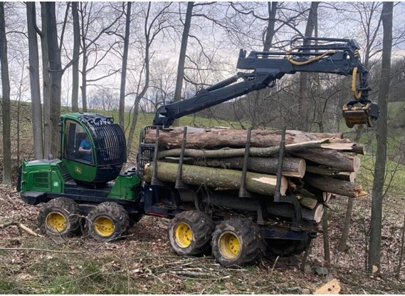 John Deere 1010E 8W - Λαστιχοφόρα προωθητικo - forwarder: φωτογραφία 1 John Deere 1010E 8W - Λαστιχοφόρα προωθητικo - forwarder: φωτογραφία 1