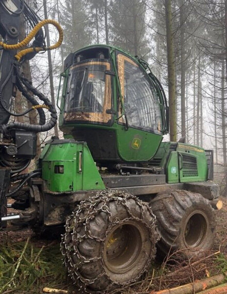 John Deere 1010E 8W - Λαστιχοφόρα προωθητικo - forwarder: φωτογραφία 3 John Deere 1010E 8W - Λαστιχοφόρα προωθητικo - forwarder: φωτογραφία 3