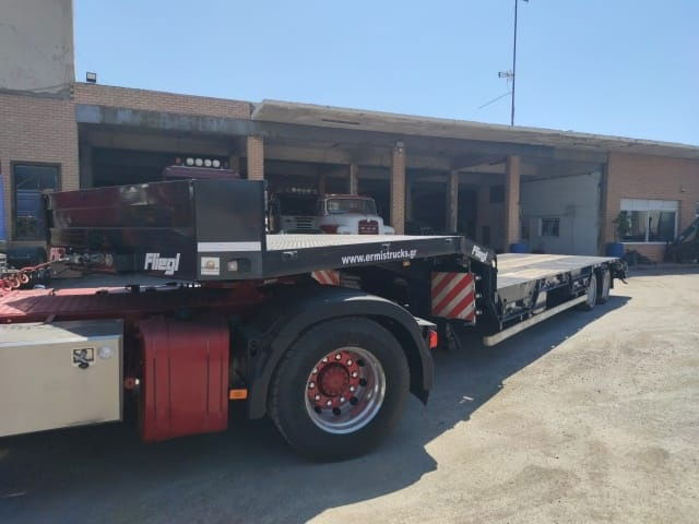 Fliegl D6 - Επικαθήμενο με χαμηλό δάπεδο: φωτογραφία 4 Fliegl D6 - Επικαθήμενο με χαμηλό δάπεδο: φωτογραφία 4