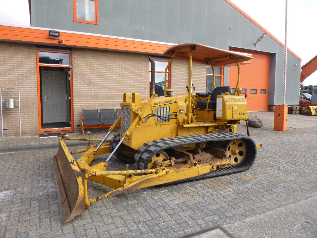 MITSUBISHI BD2F - Μπουλντόζα: φωτογραφία 5 MITSUBISHI BD2F - Μπουλντόζα: φωτογραφία 5