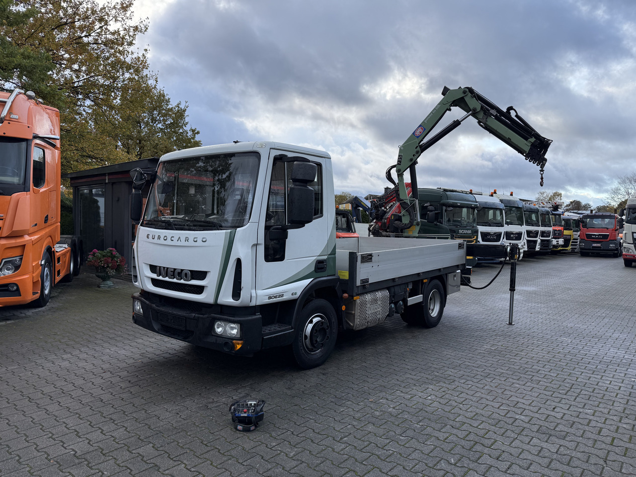 Iveco EuroCargo 80E22 Kran HMF 735 bis 15 Meter - Φορτηγό με ανοιχτή καρότσα, Φορτηγό με γερανό: φωτογραφία 1 Iveco EuroCargo 80E22 Kran HMF 735 bis 15 Meter - Φορτηγό με ανοιχτή καρότσα, Φορτηγό με γερανό: φωτογραφία 1